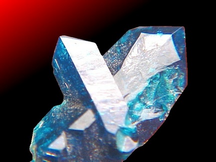 Veszelyite crystal from the Black Pine Mine in Montana